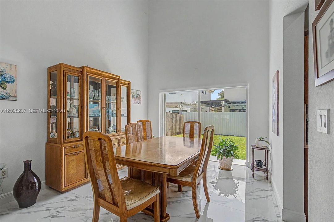 For Sale: $925,000 (4 beds, 3 baths, 2360 Square Feet)