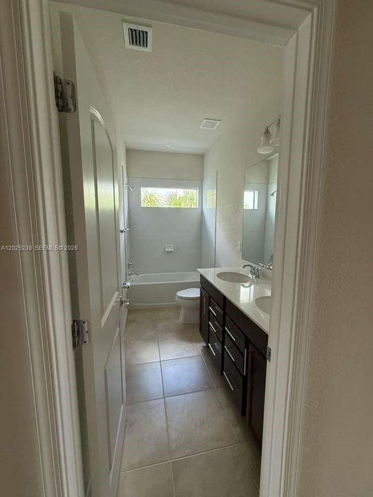 En Renta: $3,950 (3 camas, 2 baños, 1754 Pies cuadrados)