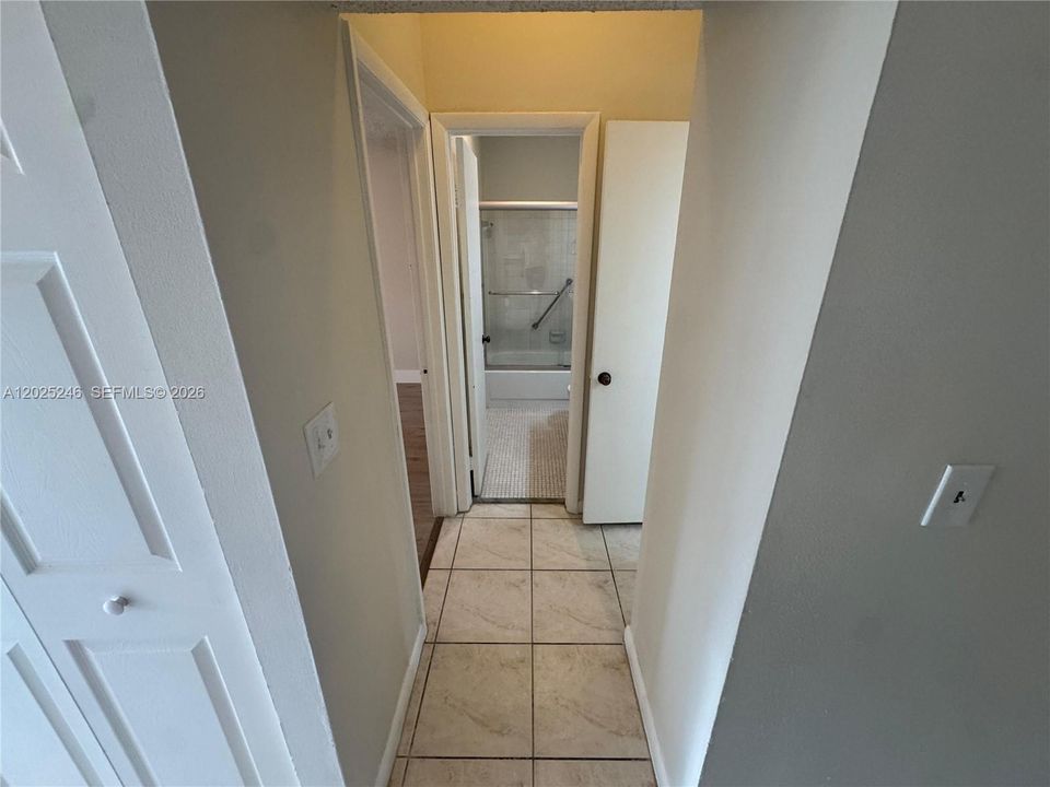 В аренду: $2,300 (2 спален, 2 ванн, 1175 Квадратных фут)
