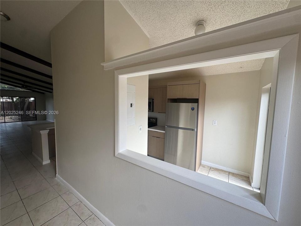 В аренду: $2,300 (2 спален, 2 ванн, 1175 Квадратных фут)