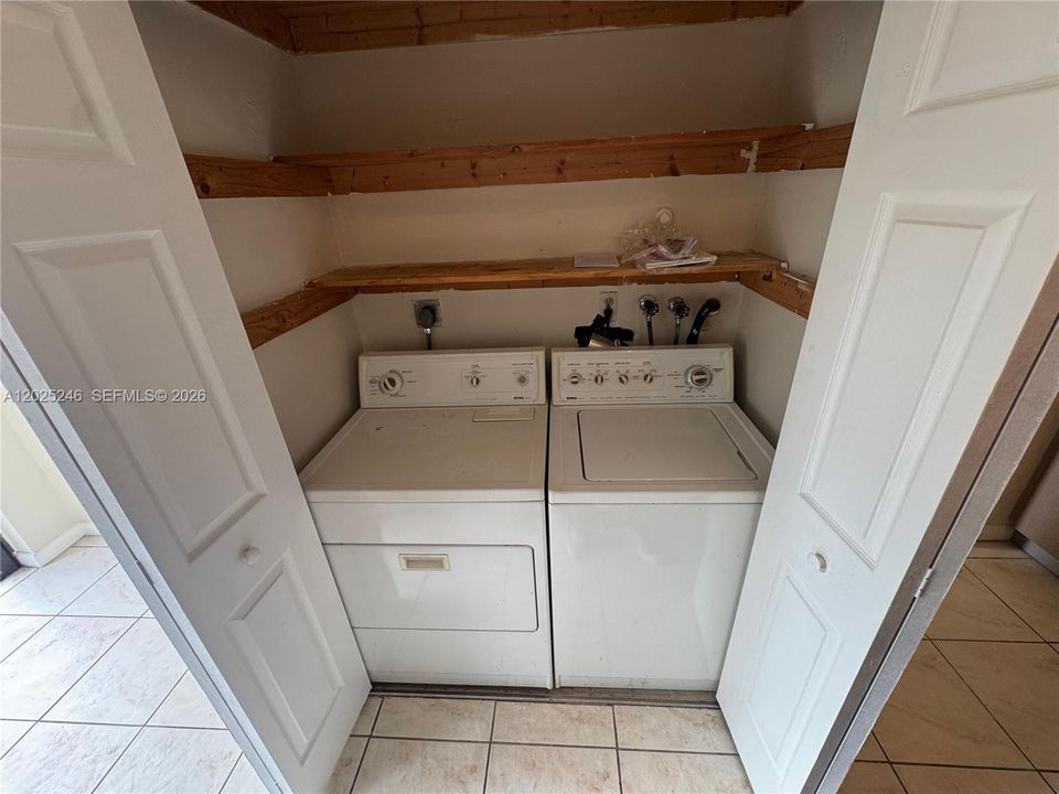 В аренду: $2,300 (2 спален, 2 ванн, 1175 Квадратных фут)