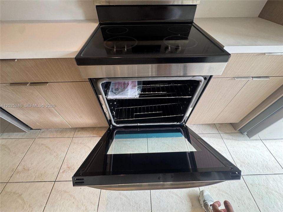 В аренду: $2,300 (2 спален, 2 ванн, 1175 Квадратных фут)