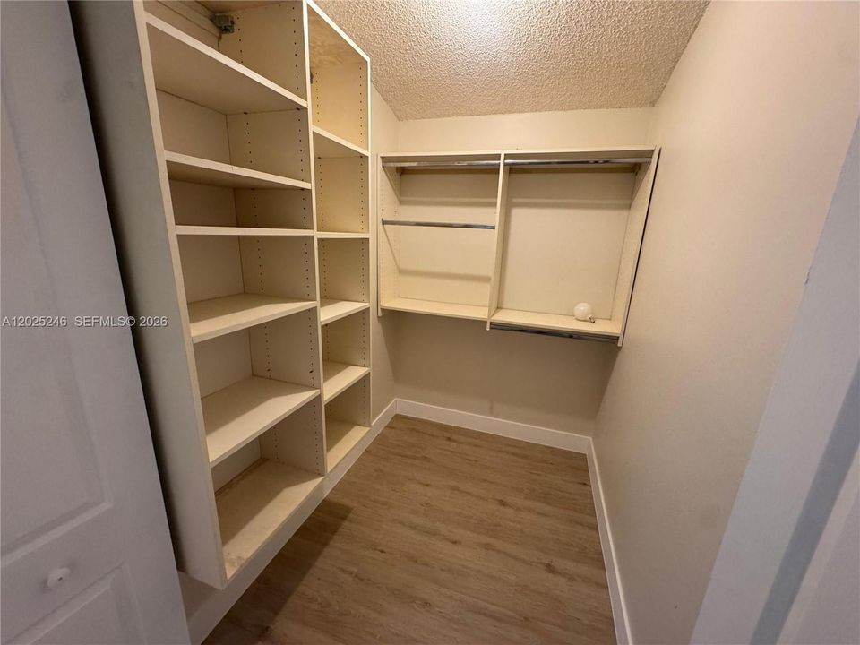 В аренду: $2,300 (2 спален, 2 ванн, 1175 Квадратных фут)
