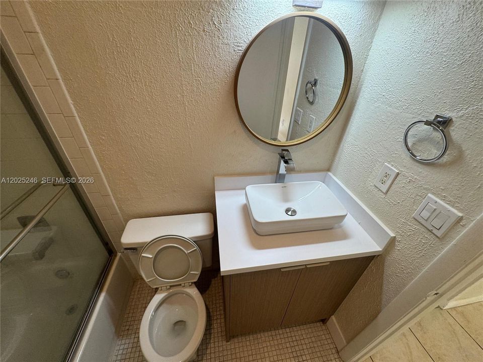 В аренду: $2,300 (2 спален, 2 ванн, 1175 Квадратных фут)