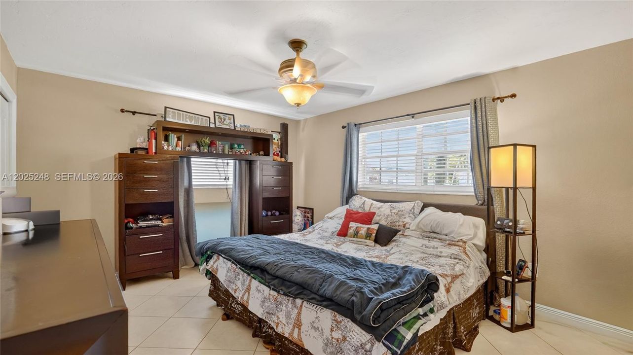 На продажу: $649,000 (3 спален, 2 ванн, 1606 Квадратных фут)