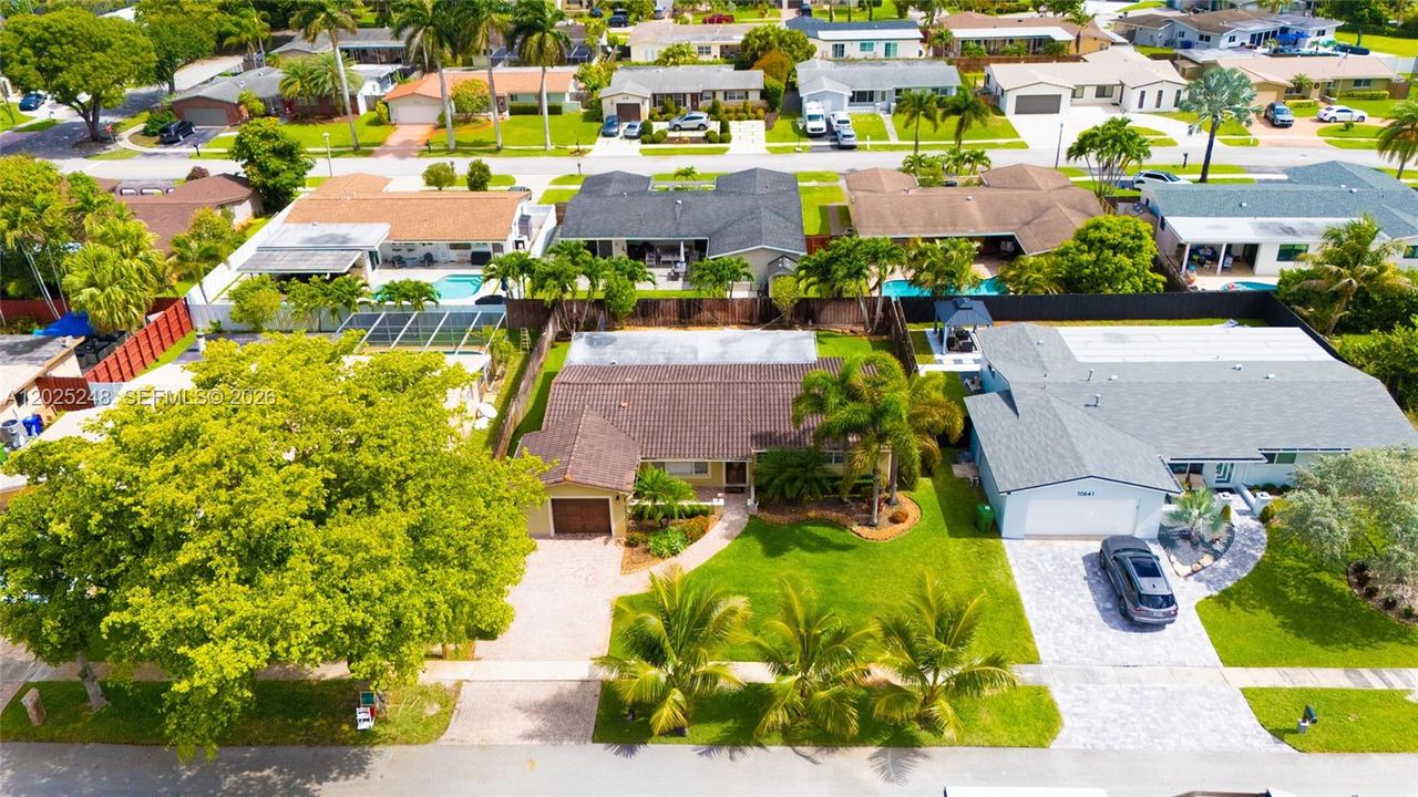 На продажу: $649,000 (3 спален, 2 ванн, 1606 Квадратных фут)