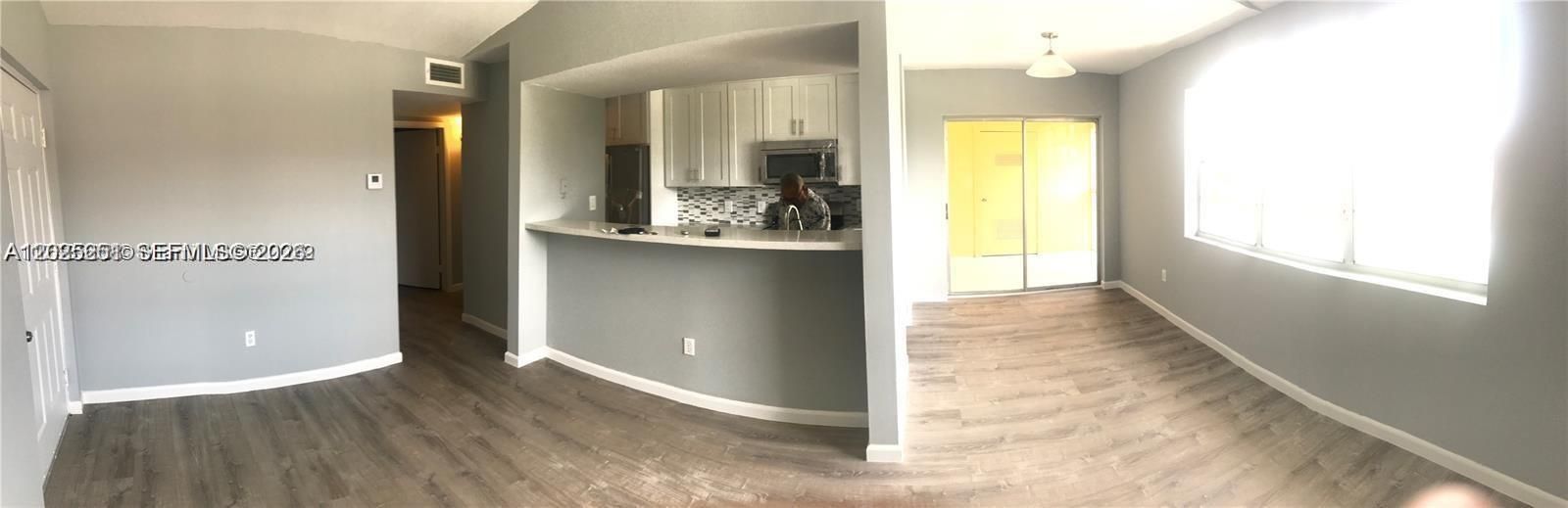 For Rent: $2,400 (2 beds, 2 baths, 1093 Square Feet)
