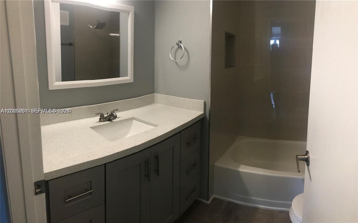 For Rent: $2,400 (2 beds, 2 baths, 1093 Square Feet)