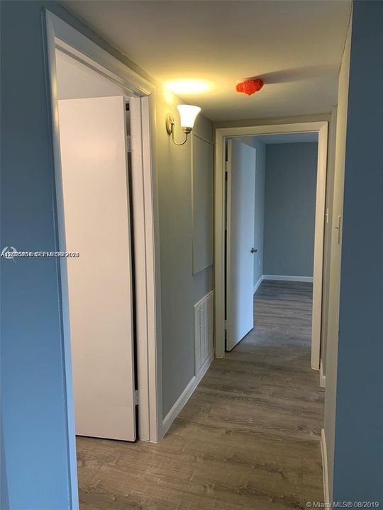 For Rent: $2,400 (2 beds, 2 baths, 1093 Square Feet)