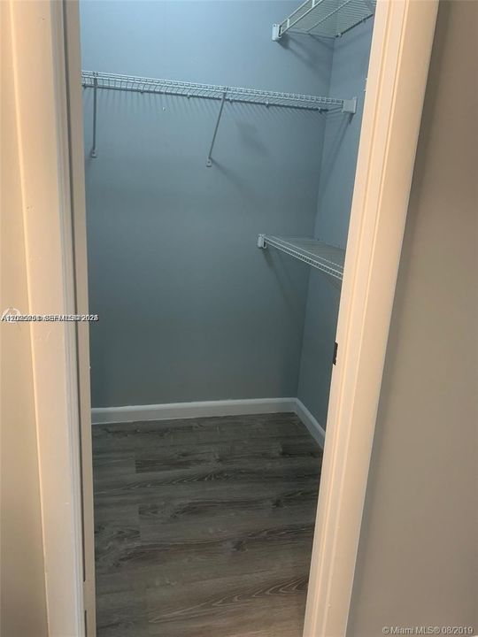 For Rent: $2,400 (2 beds, 2 baths, 1093 Square Feet)