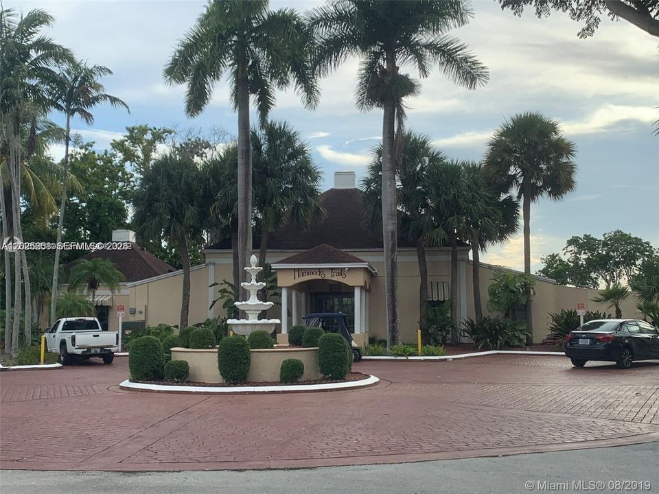 For Rent: $2,400 (2 beds, 2 baths, 1093 Square Feet)