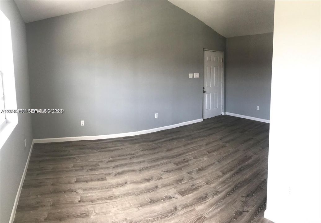 For Rent: $2,400 (2 beds, 2 baths, 1093 Square Feet)