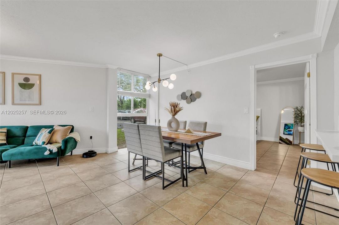 Activo con contrato: $249,999 (2 camas, 2 baños, 939 Pies cuadrados)