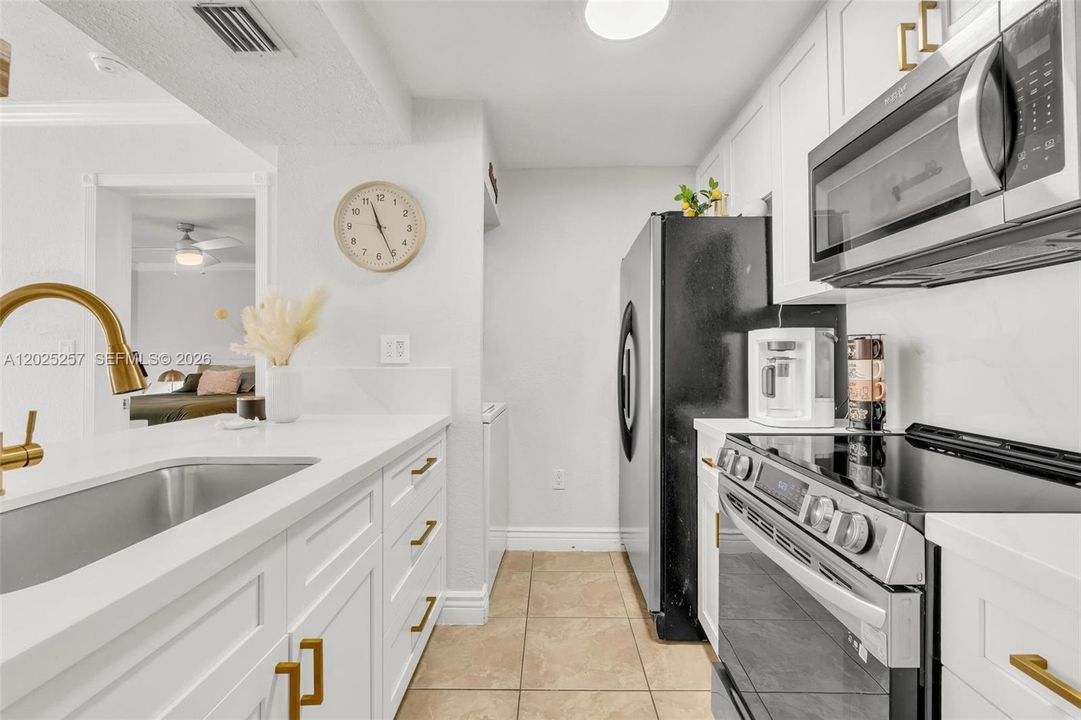 Activo con contrato: $249,999 (2 camas, 2 baños, 939 Pies cuadrados)