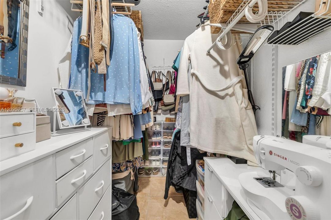 Activo con contrato: $249,999 (2 camas, 2 baños, 939 Pies cuadrados)