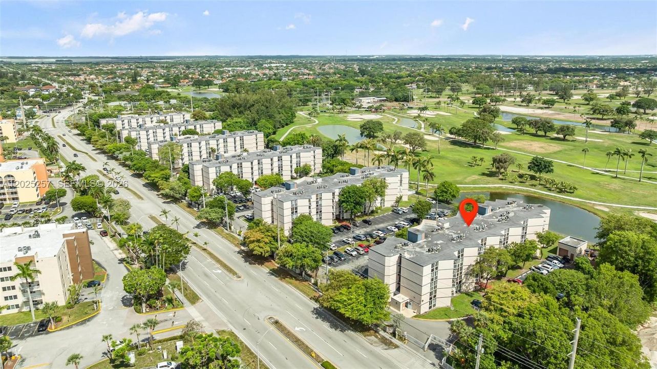 Activo con contrato: $249,999 (2 camas, 2 baños, 939 Pies cuadrados)
