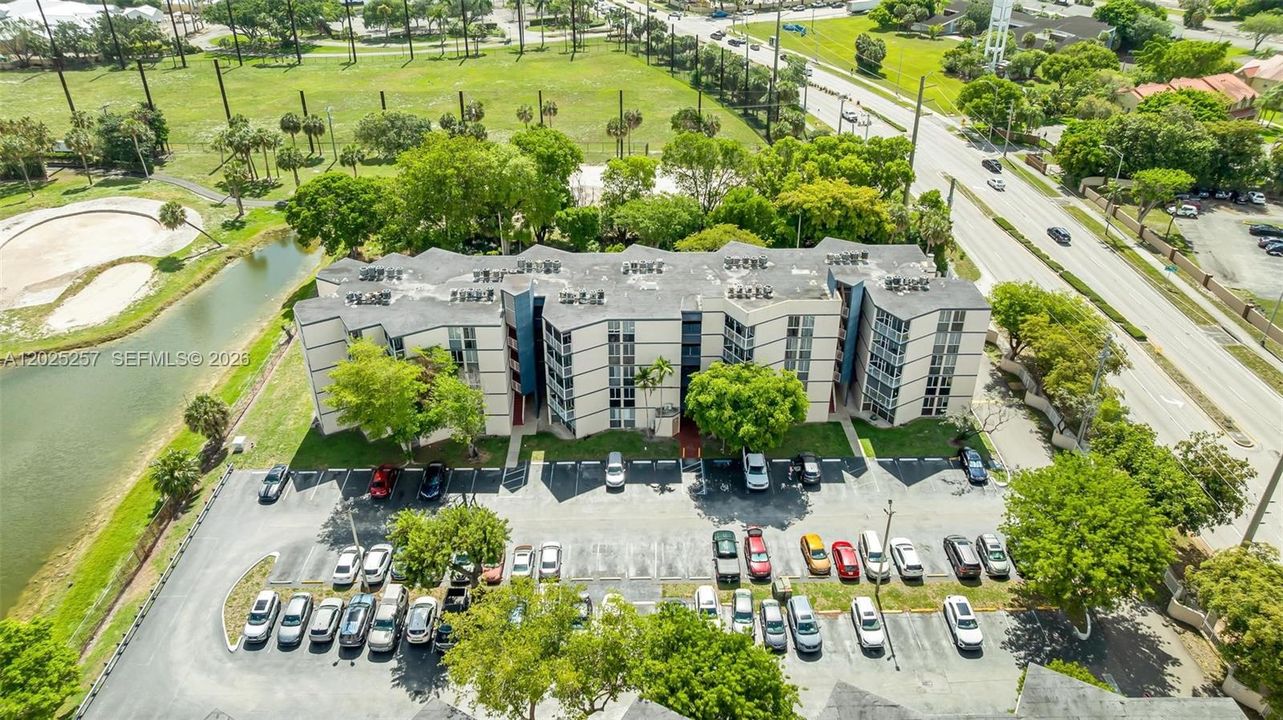 Activo con contrato: $249,999 (2 camas, 2 baños, 939 Pies cuadrados)