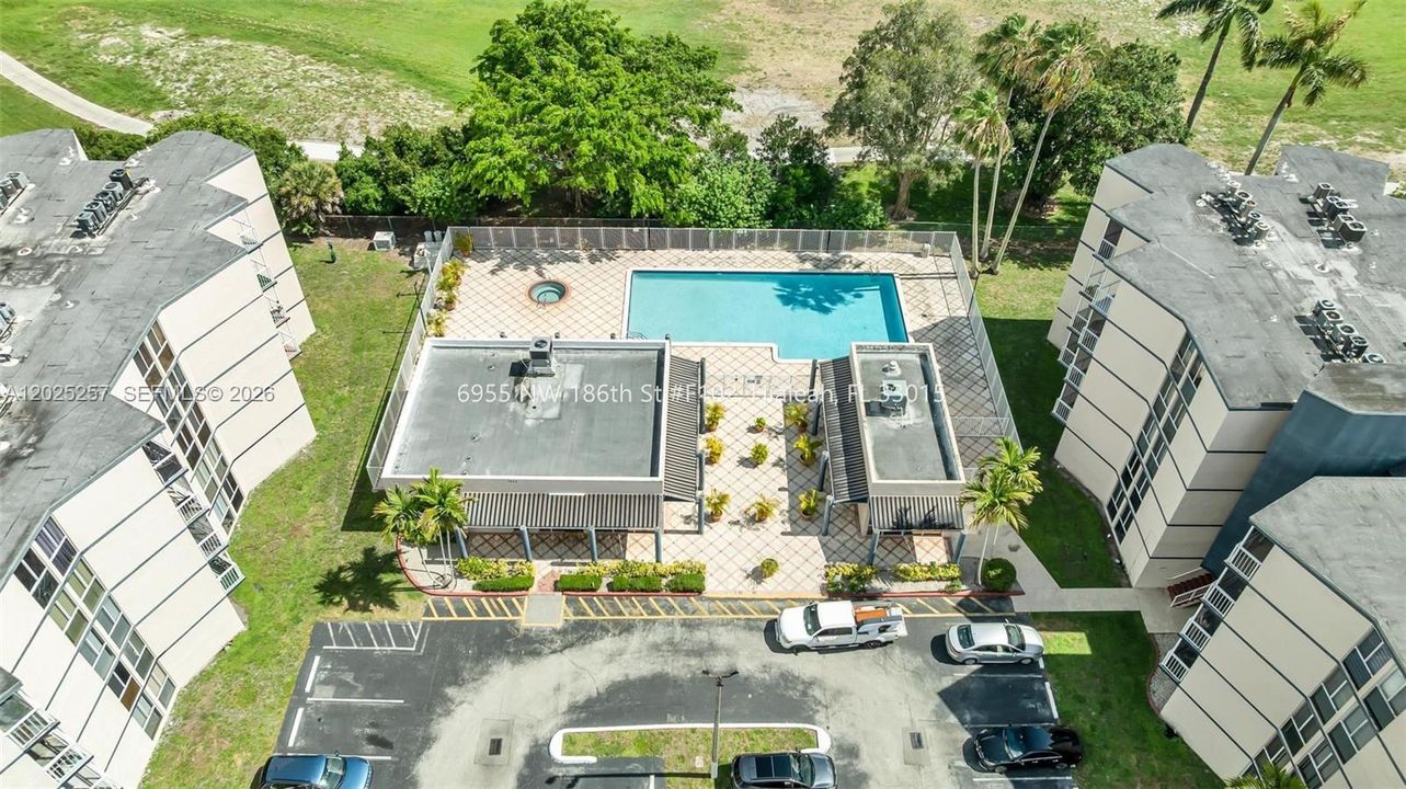 Activo con contrato: $249,999 (2 camas, 2 baños, 939 Pies cuadrados)
