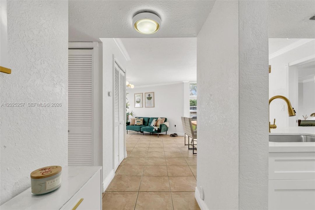 Activo con contrato: $249,999 (2 camas, 2 baños, 939 Pies cuadrados)