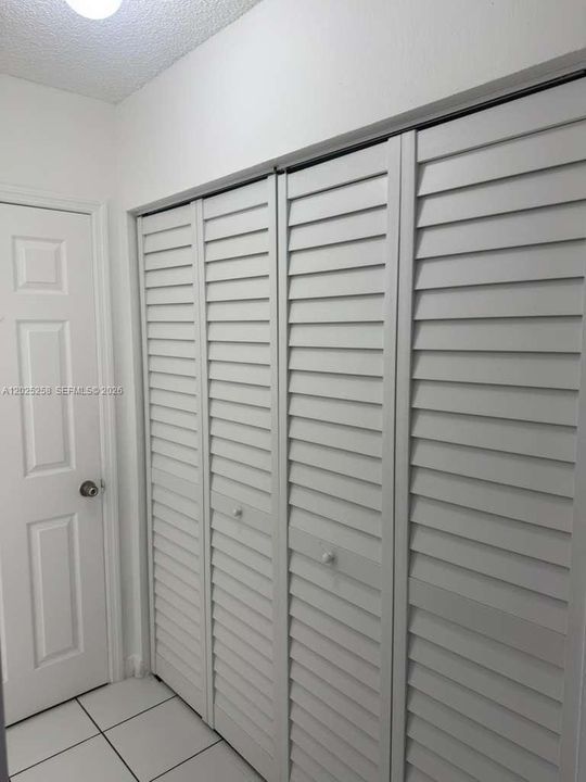 В аренду: $1,200 (0 спален, 1 ванн, 440 Квадратных фут)