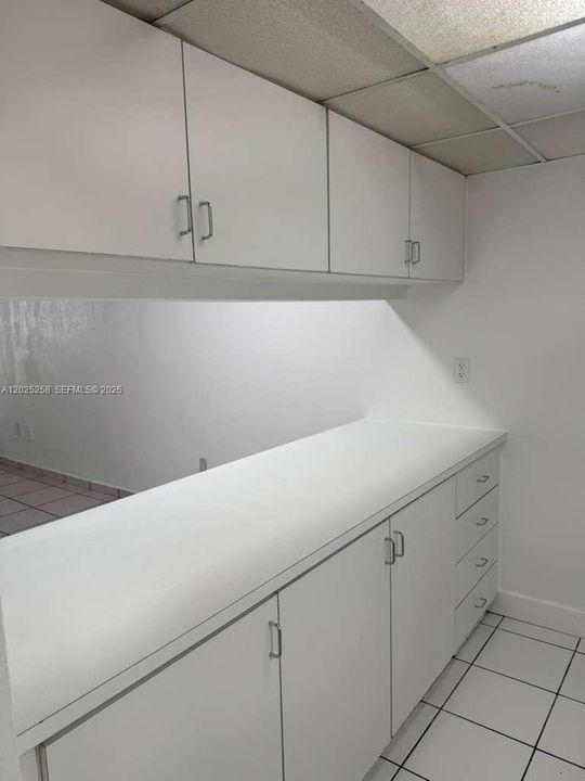 В аренду: $1,200 (0 спален, 1 ванн, 440 Квадратных фут)