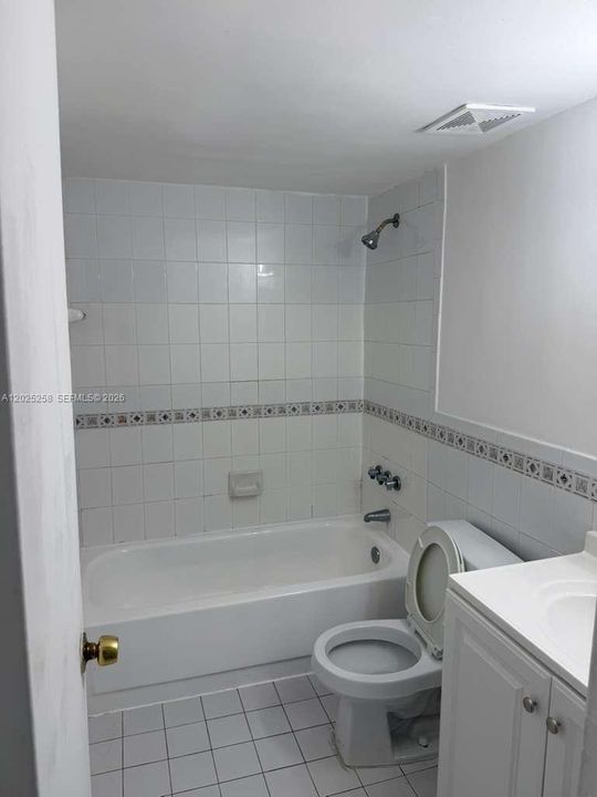 В аренду: $1,200 (0 спален, 1 ванн, 440 Квадратных фут)