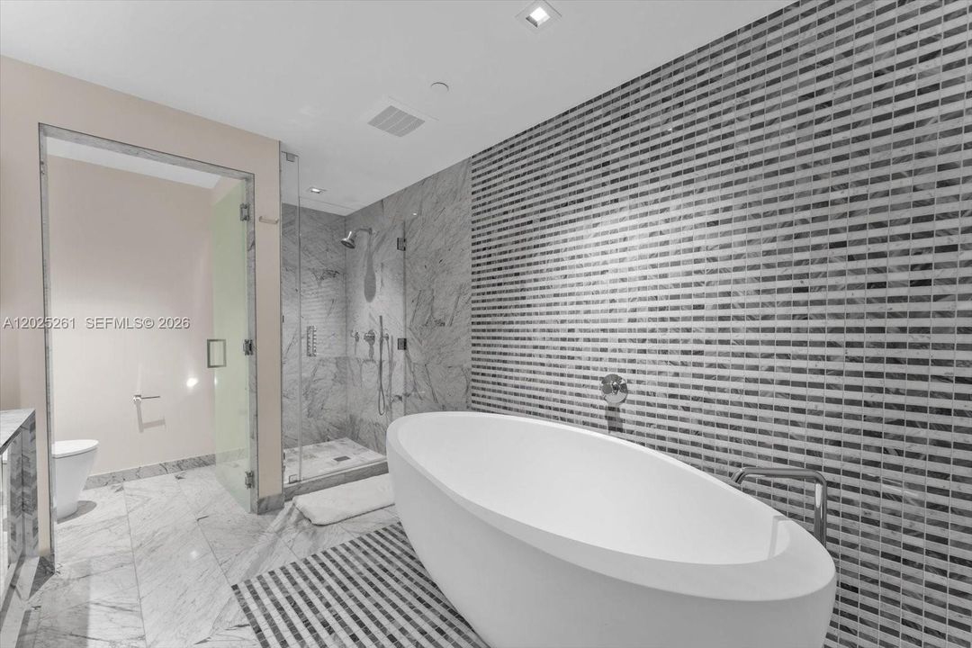 For Sale: $2,795,000 (3 beds, 4 baths, 2315 Square Feet)