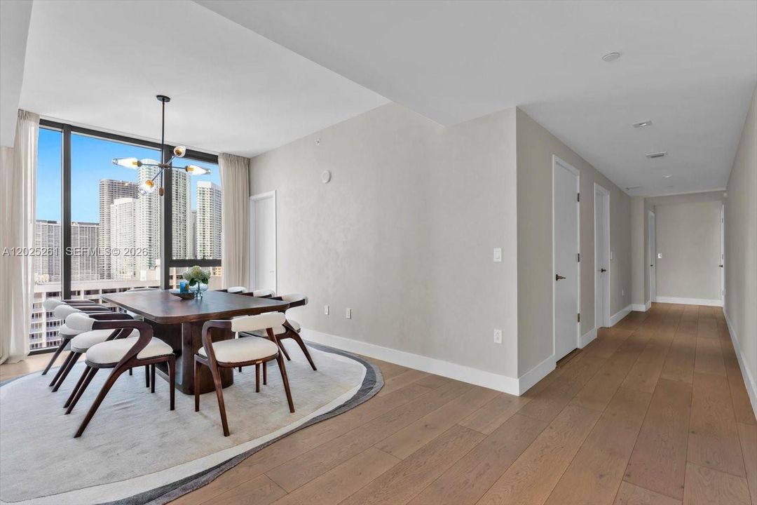For Sale: $2,795,000 (3 beds, 4 baths, 2315 Square Feet)