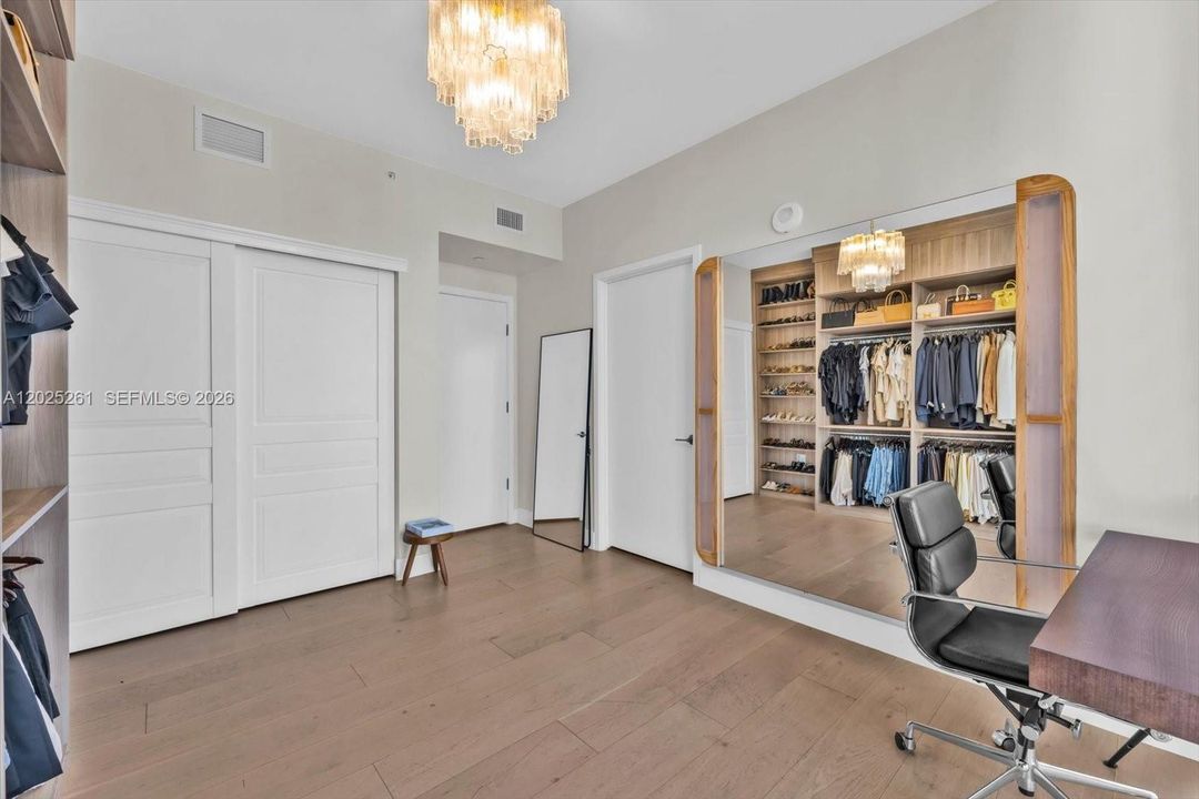 For Sale: $2,795,000 (3 beds, 4 baths, 2315 Square Feet)