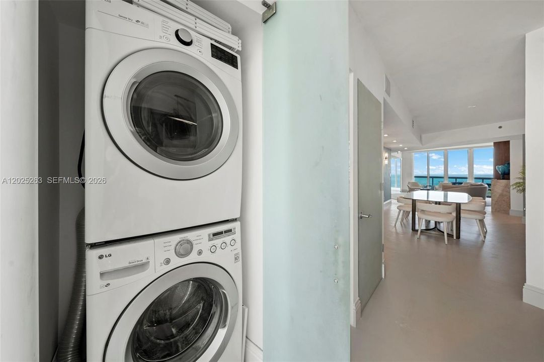 For Sale: $5,000,000 (3 beds, 2 baths, 2008 Square Feet)