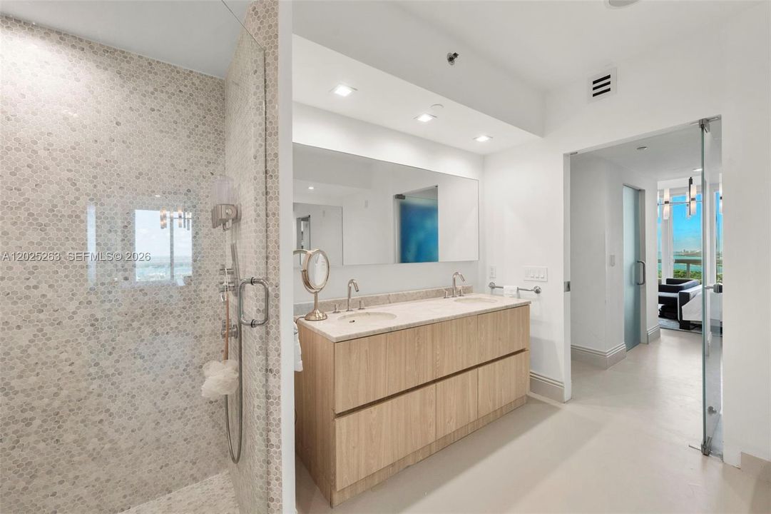 For Sale: $5,000,000 (3 beds, 2 baths, 2008 Square Feet)
