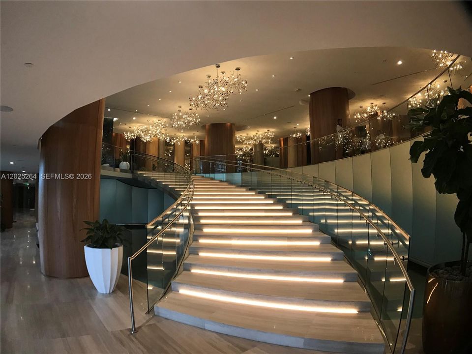 Activo con contrato: $3,550 (1 camas, 1 baños, 766 Pies cuadrados)