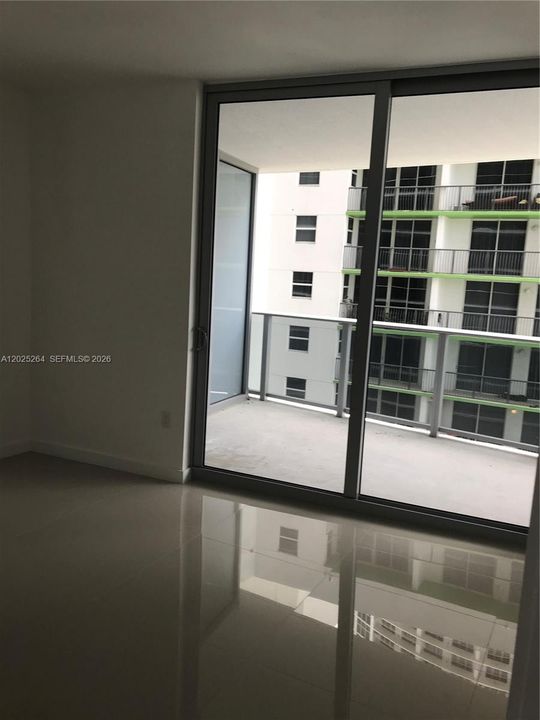 Activo con contrato: $3,550 (1 camas, 1 baños, 766 Pies cuadrados)