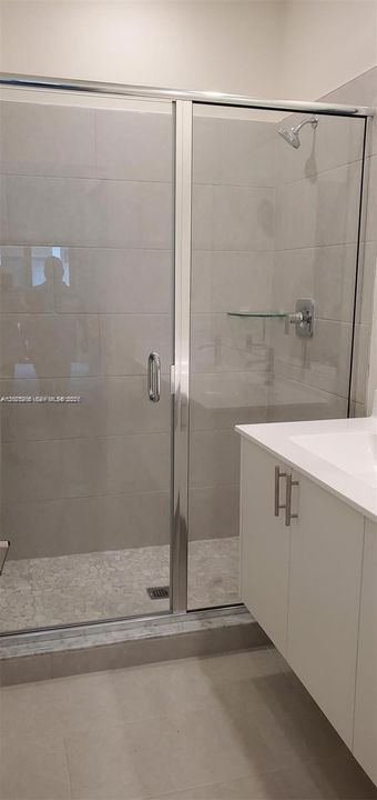 В аренду: $4,500 (4 спален, 2 ванн, 1652 Квадратных фут)