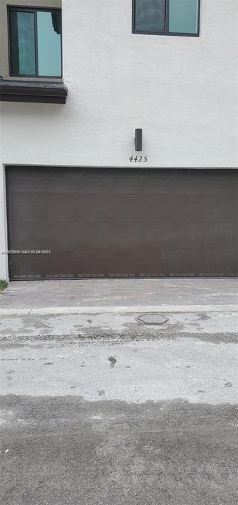 В аренду: $4,500 (4 спален, 2 ванн, 1652 Квадратных фут)
