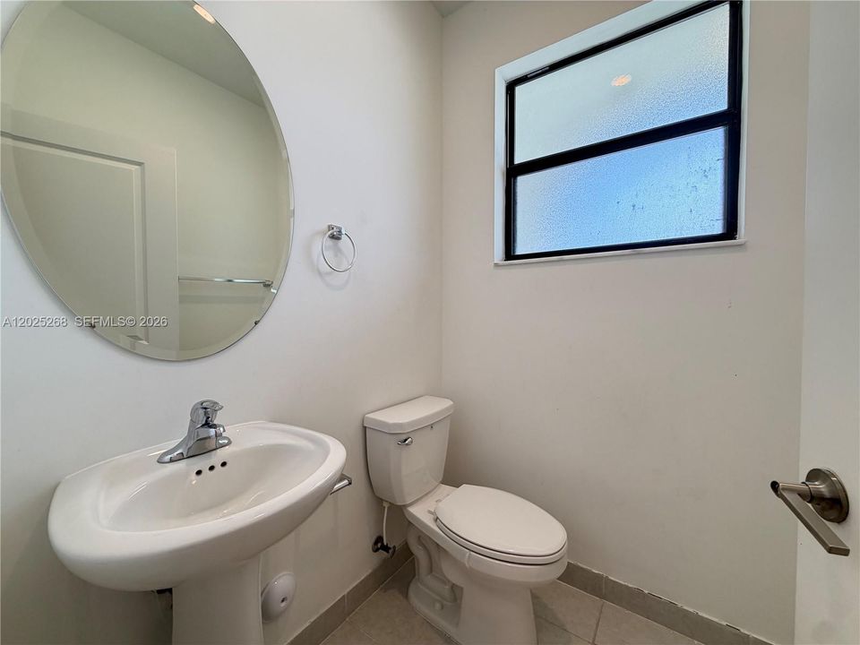 В аренду: $2,400 (3 спален, 2 ванн, 1483 Квадратных фут)
