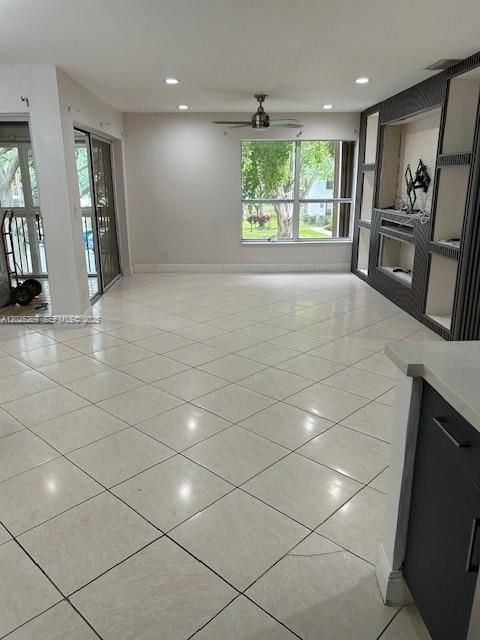 For Rent: $2,600 (3 beds, 2 baths, 1093 Square Feet)