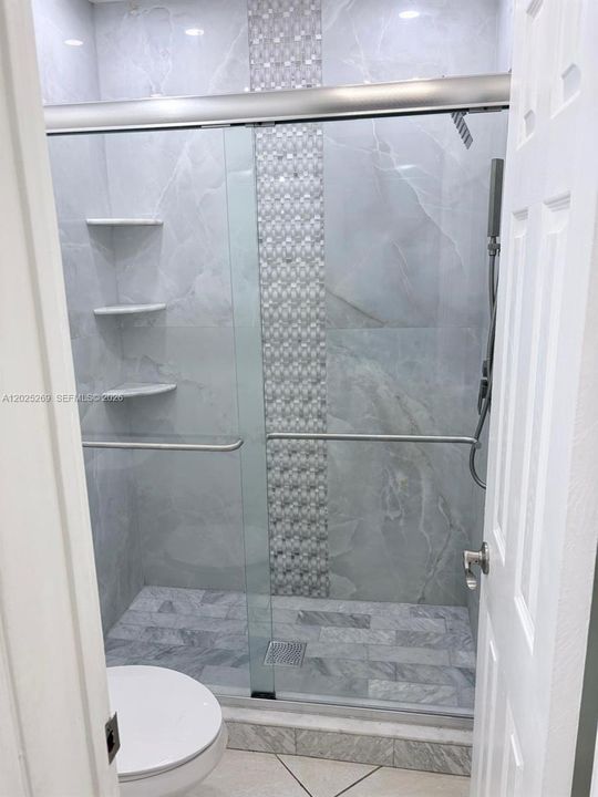 For Rent: $2,600 (3 beds, 2 baths, 1093 Square Feet)