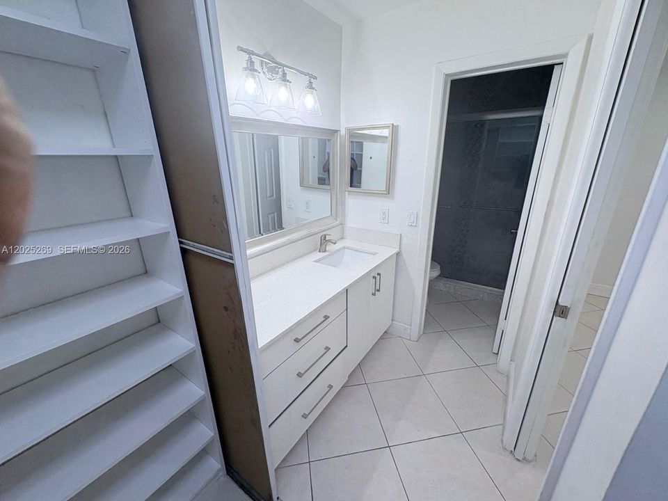 For Rent: $2,600 (3 beds, 2 baths, 1093 Square Feet)