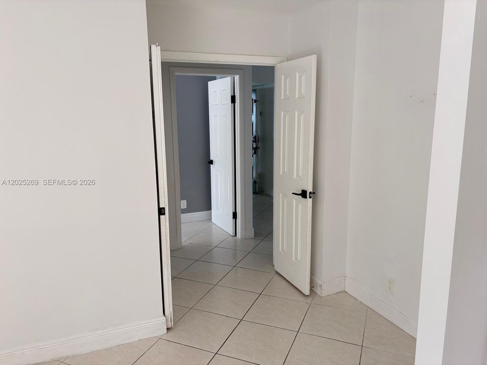 For Rent: $2,600 (3 beds, 2 baths, 1093 Square Feet)