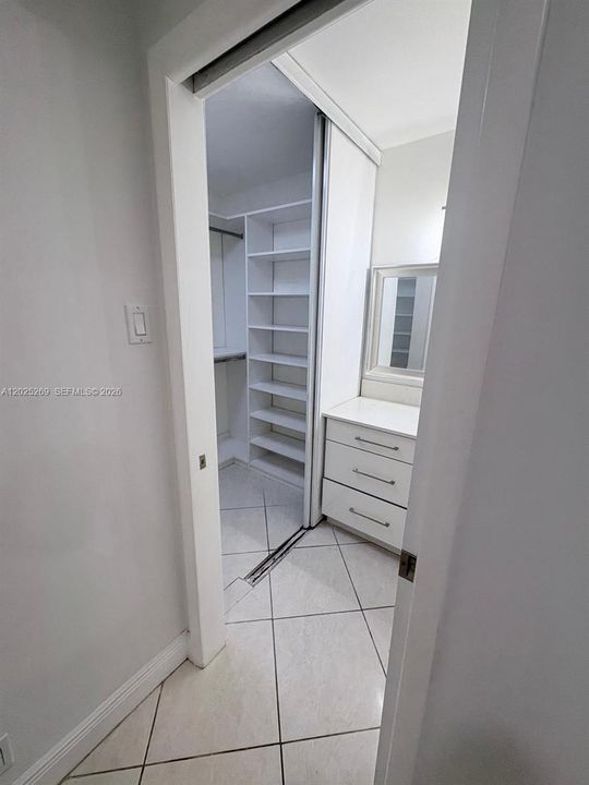 For Rent: $2,600 (3 beds, 2 baths, 1093 Square Feet)