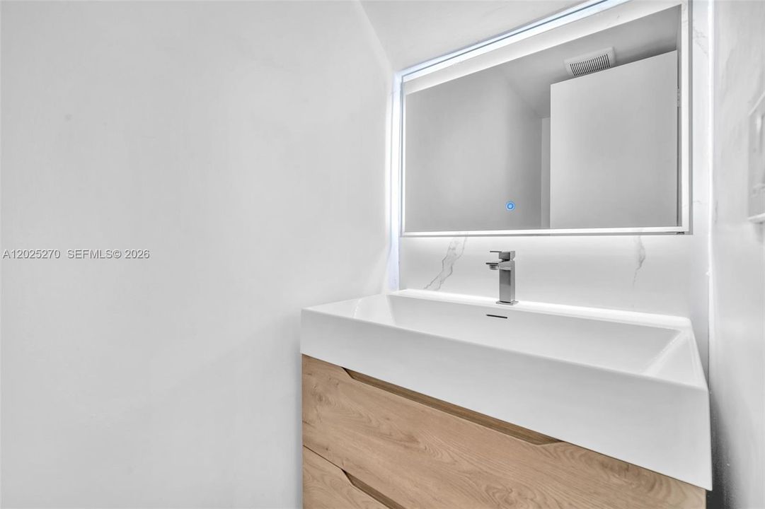 For Sale: $312,000 (2 beds, 2 baths, 1291 Square Feet)