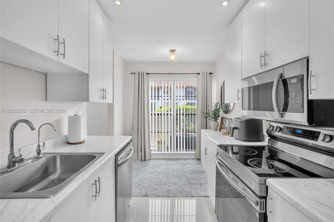 For Sale: $312,000 (2 beds, 2 baths, 1291 Square Feet)