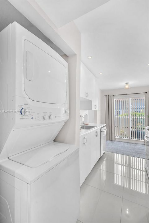 For Sale: $312,000 (2 beds, 2 baths, 1291 Square Feet)