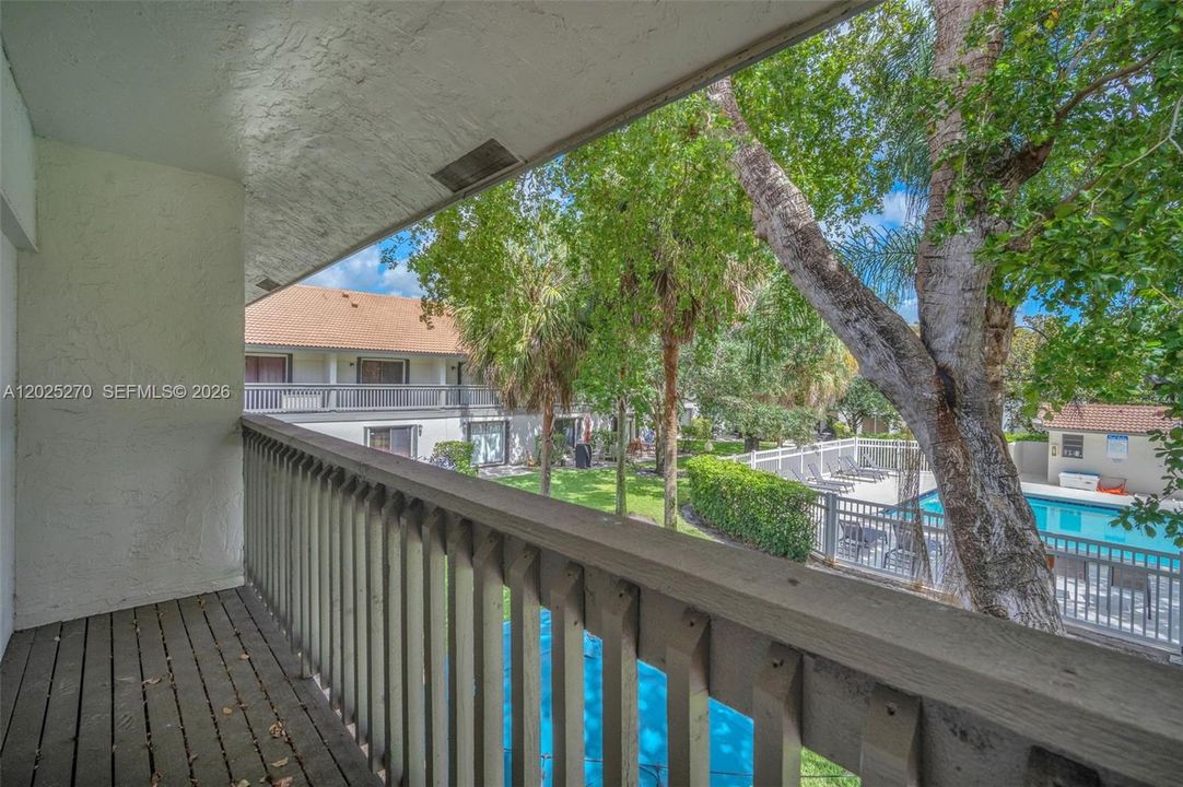 For Sale: $312,000 (2 beds, 2 baths, 1291 Square Feet)