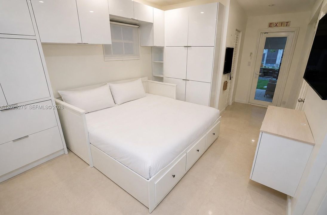 В аренду: $7,900 (4 спален, 4 ванн, 2551 Квадратных фут)
