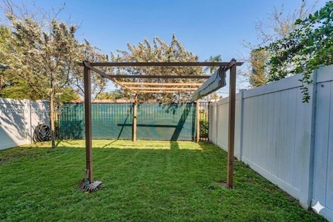 В аренду: $3,750 (3 спален, 2 ванн, 1344 Квадратных фут)