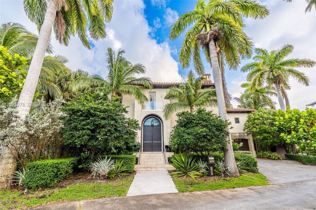 For Rent: $75,000 (6 beds, 6 baths, 6433 Square Feet)