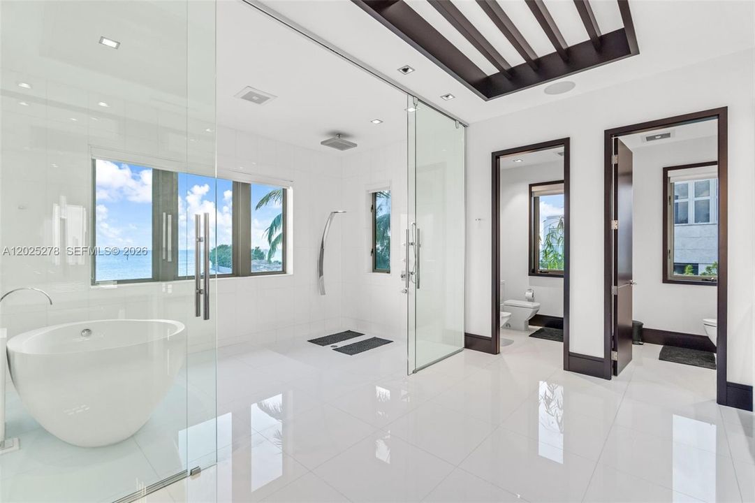 For Rent: $75,000 (6 beds, 6 baths, 6433 Square Feet)