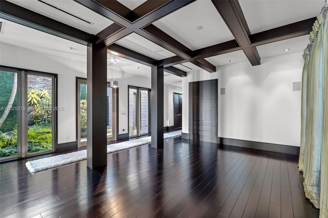 For Rent: $75,000 (6 beds, 6 baths, 6433 Square Feet)